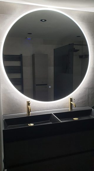 Badkamerspiegel Perla met LED verlichting 120 cm - gebruikt in de badkamer
