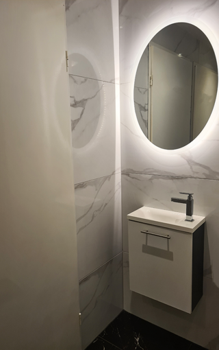 Badkamerspiegel rond LED-verlichting rondom dimbaar en spiegelverwarming Perla