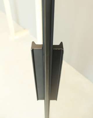 Douchedeur mat zwart frame 8 mm glas anti kalk leverbaar in 80, 90 en 100 cm breedte