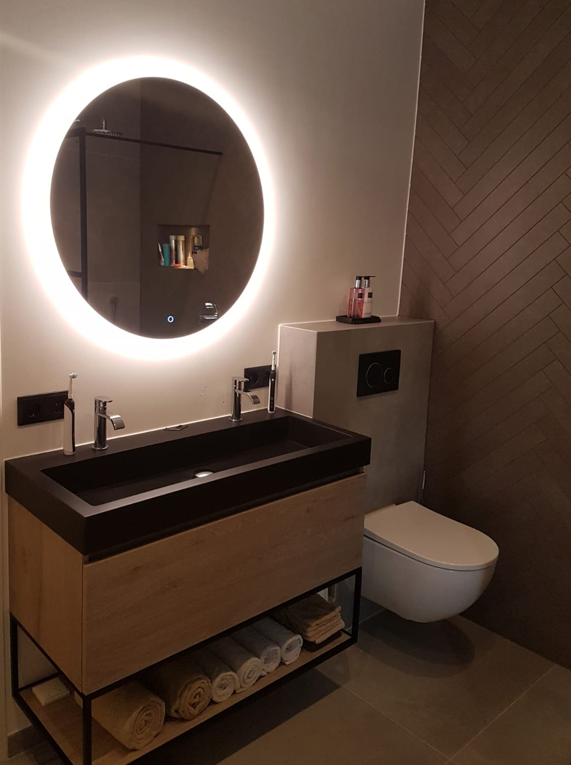 Badkamerspiegel rond cm met LED-verlichting rondom Gler | RB Sanitair Tiel