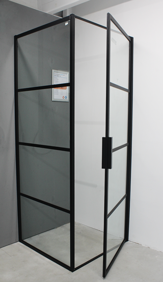 Douchecabine mat zwart hoekinstap industrieel frame draaideur leverbaar in 80x80 en 90x90 cm
